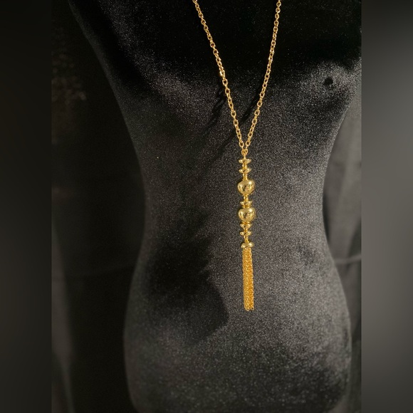 Joan Rivers Glamour 30 inch gold tassel necklace. - Picture 2 of 9